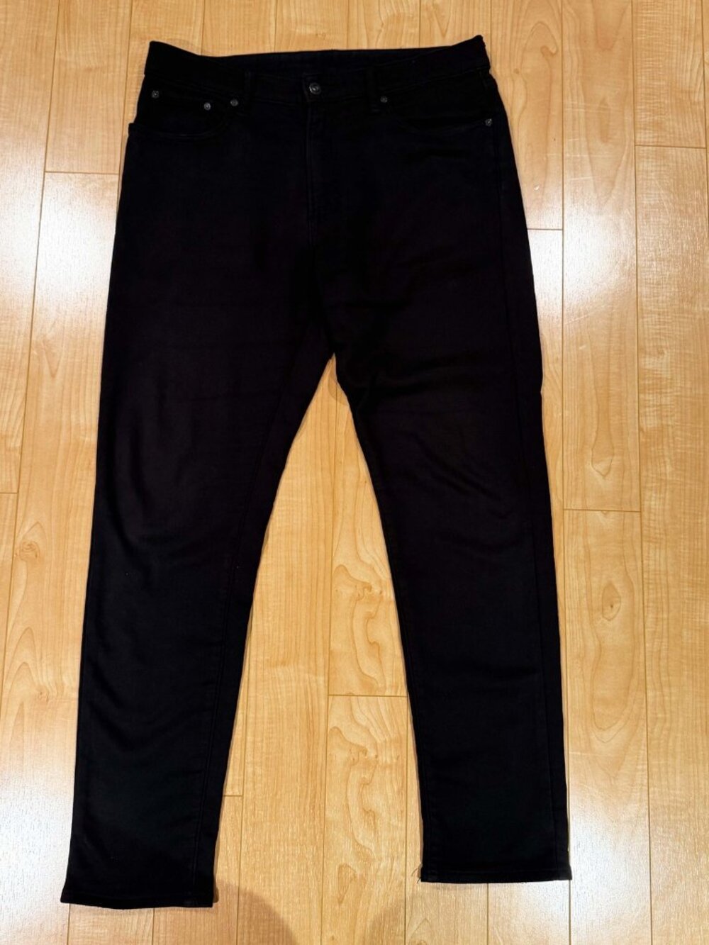 Uniqlo EZY Jeans - Black (L)